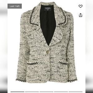 Iconic 94A Chanel tweed jacket in size FR 44
